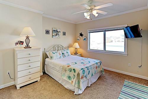Apartamento Bayfront Condo With Pool & Balcony - Walk To Beach Condo