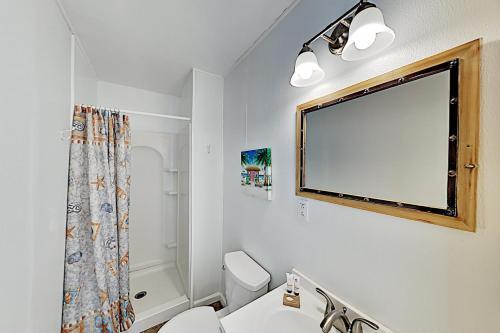 Apartamento Downtown Getaway With Balcony - Walk To Beach! Duplex