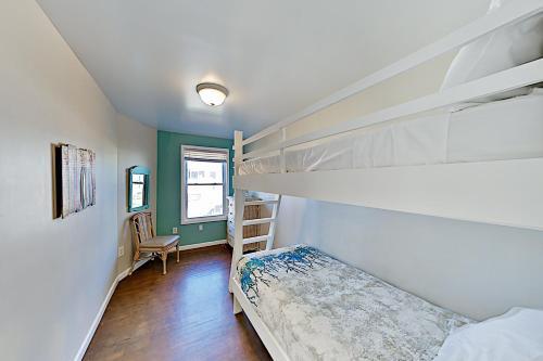 Apartamento Downtown Getaway With Balcony - Walk To Beach! Duplex