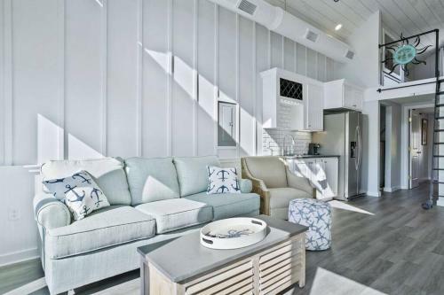 Waterfront Tiny Beach House Close To Beach And Fun