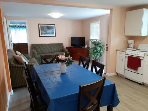 Atlantic Breeze Motel & Apartments