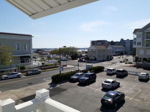 Atlantic Breeze Motel & Apartments