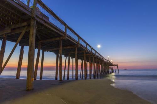 Apartamento Bayside Getaway With Pool - Walk To Beach & Dining Condo
