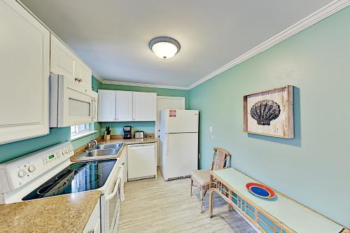 Apartamento Downtown Getaway - Private Patio - Walk To Beach Duplex