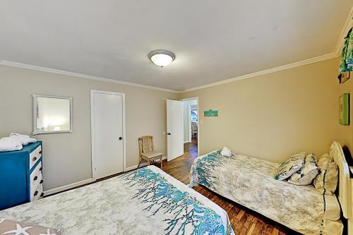 Apartamento Downtown Getaway - Private Patio - Walk To Beach Duplex