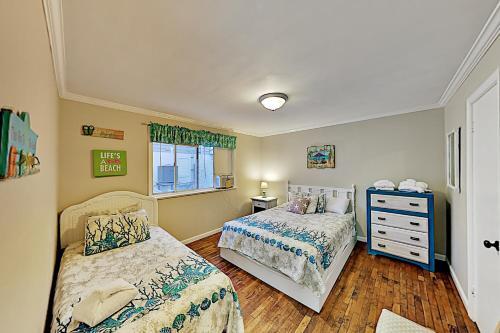 Apartamento Downtown Getaway - Private Patio - Walk To Beach Duplex