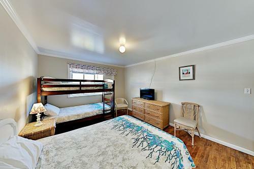 Apartamento Downtown Escape With Balcony - Walk To Beach! Duplex
