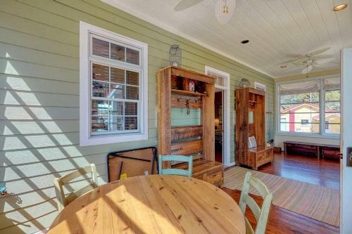 Sunset Cove Cottage