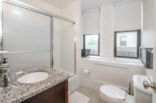 Evonify Stays - Theatre District Apartments