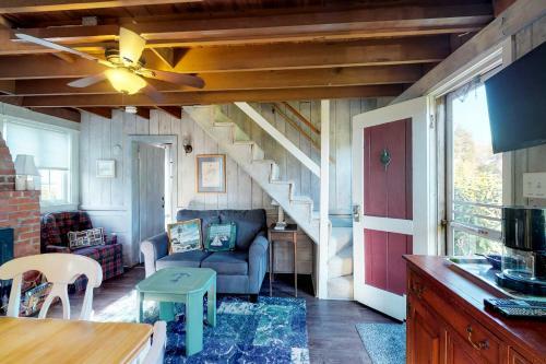 Sea Coast Cottage