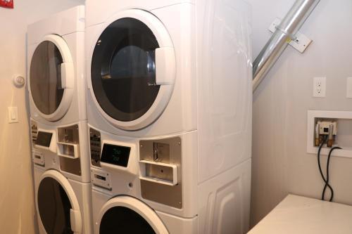 A Stylish Stay W/ A Queen Bed, Heated Floors.. #28