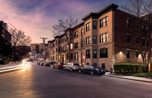 A Stylish Stay W/ A Queen Bed, Heated Floors.. #28
