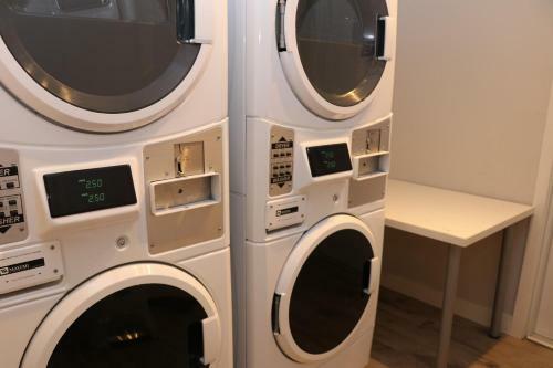 A Stylish Stay W/ A Queen Bed, Heated Floors.. #17