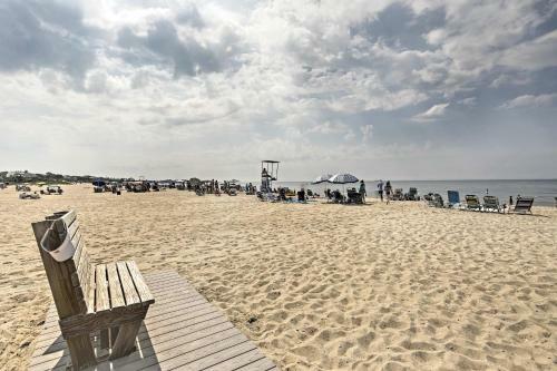 Apartamento Cape Cod Condo With Yard 300 Ft To Craigville Beach!