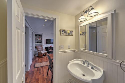 Apartamento Cape Cod Condo With Yard 300 Ft To Craigville Beach!