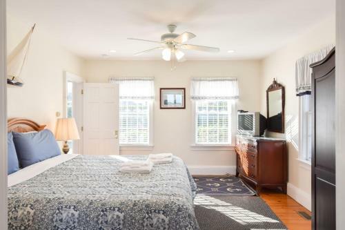 446 Waterfront Fun Awaits In This Huge Family Estate