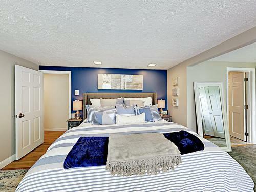 New Listing! Magnificent Retreat On Deans Pond Home