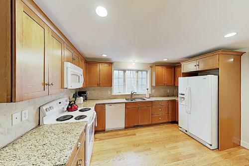 New Listing! Spacious Harwich Charmer - Near Beach Home