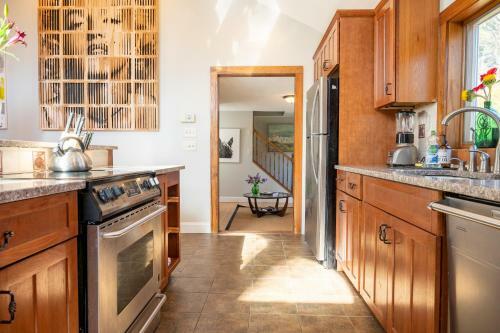 Hostal Private Berkshire Escape Special April Pricing Select Your Dates For Discount Monthly Pricing