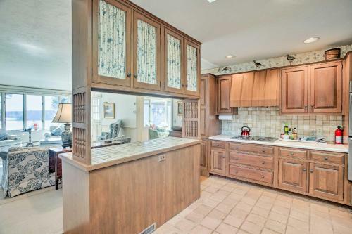 Elegant Cape Cod Getaway With Waterfront Views!