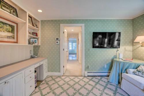 Elegant Cape Cod Getaway With Waterfront Views!