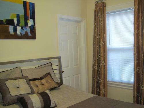 Bowers House Bed And Breakfast