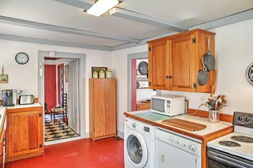Tranquil 3br Stockbridge House With Private Deck