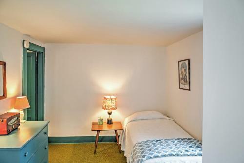 Tranquil 3br Stockbridge House With Private Deck