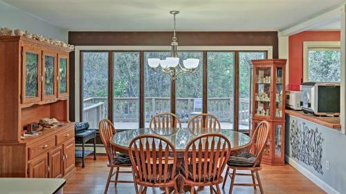 Charming Bay City House With Deck, Walk To Lake Huron