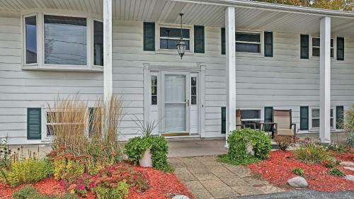 Charming Bay City House With Deck, Walk To Lake Huron