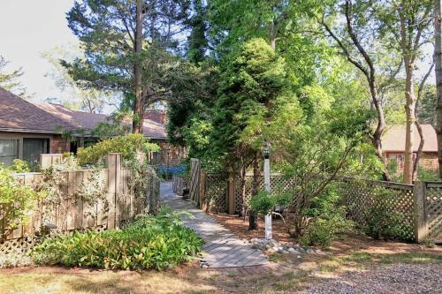 Stylish Wellfleet Home With Patio On 2 Private Acres!