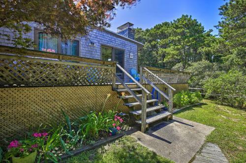 Darling Wellfleet Cottage Walk To Chipmans Cove!