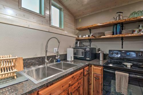 Modern Farmhouse On 80 Acres - 2 Mi To Beach!