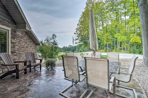 Modern Farmhouse On 80 Acres - 2 Mi To Beach!