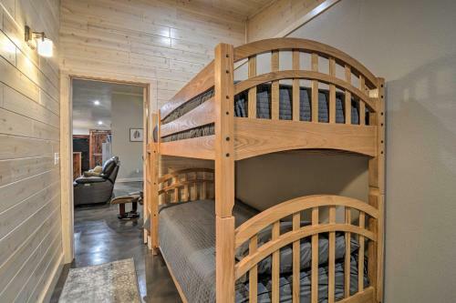 Modern Farmhouse On 80 Acres - 2 Mi To Beach!