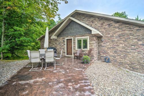 Modern Farmhouse On 80 Acres - 2 Mi To Beach!