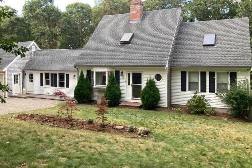 Spacious Getaway - Pool, Hot Tub, 2 Offices, Grill Home