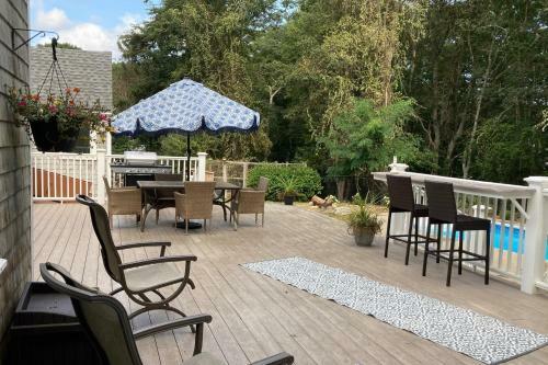 Spacious Getaway - Pool, Hot Tub, 2 Offices, Grill Home