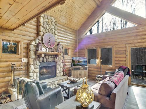 832 Mountain Cabin