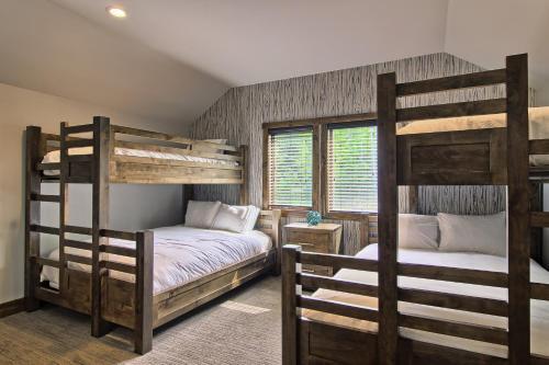 7325 Creekside Condo