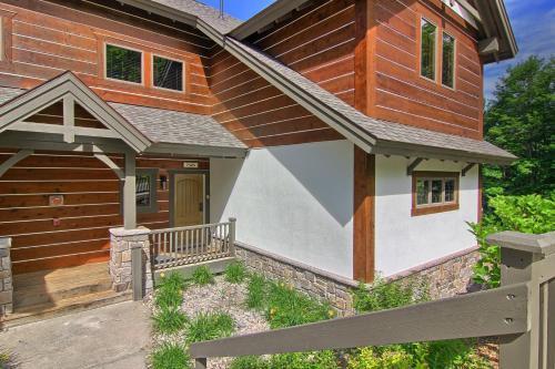 7325 Creekside Condo