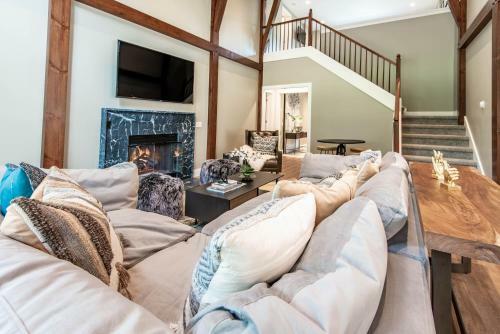 The Summit Estate