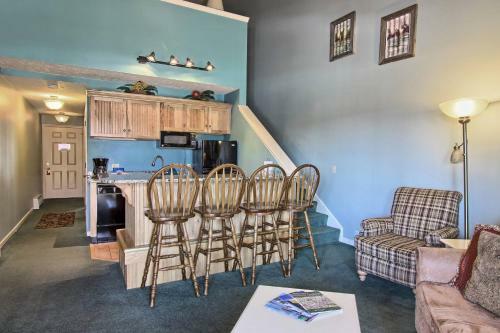 210 Pointes North Inn