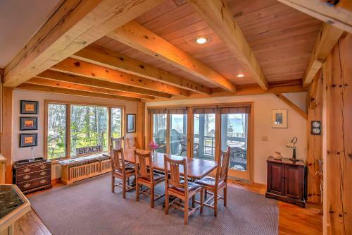 Gorgeous Charlevoix Home On Lake Michigan!