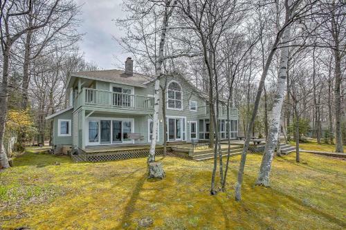 Gorgeous Charlevoix Home On Lake Michigan!