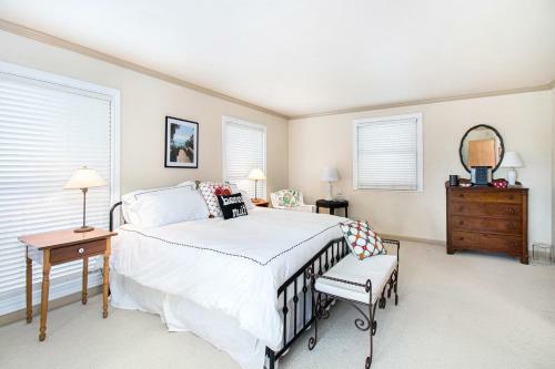 Birchwood: Enchanting Lake Michigan View
