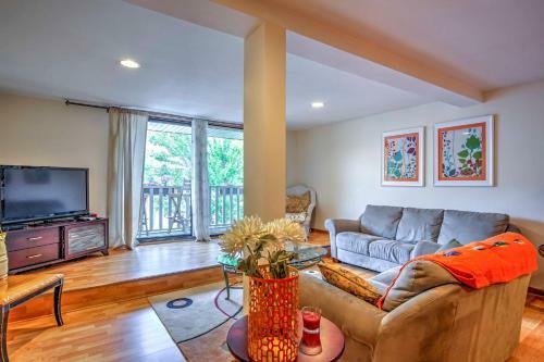 Lovely Apartment With Balcony In Downtown Grand Haven
