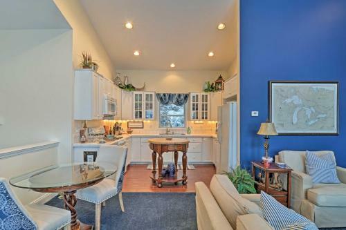 Apartamento Harbor Springs Condo With Bay View - Walk To Beach!