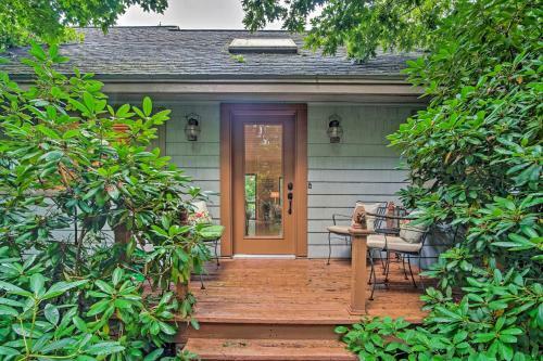 Lakefront Grand Haven House With Deck And Water Toys!