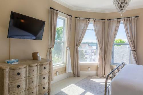 Pine Cottage Bed & Breakfast